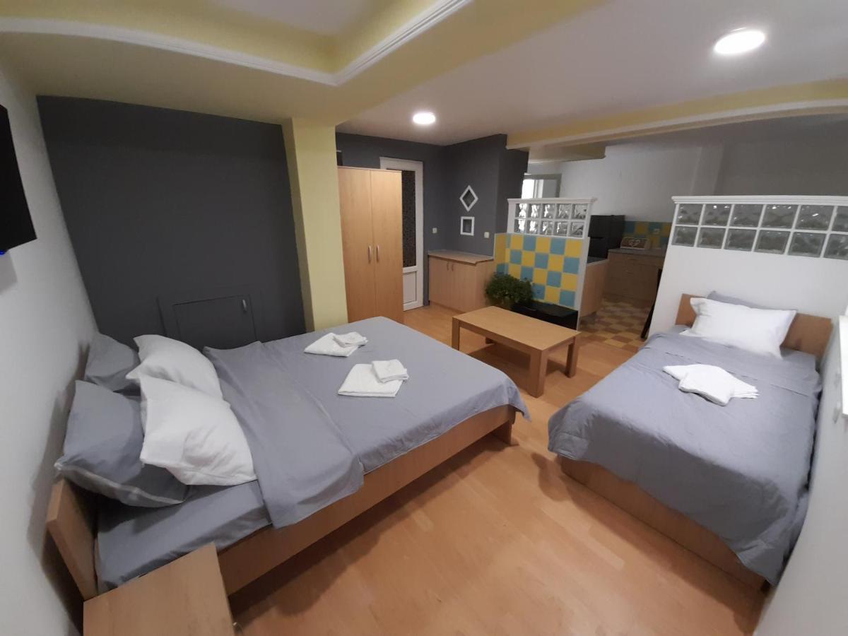 Bato Rooms Pestani Bagian luar foto